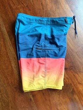 O'Neill Men's Hyperfreak Ombre Stripe Board Shorts- Blue/Teal/Coral/Yellow